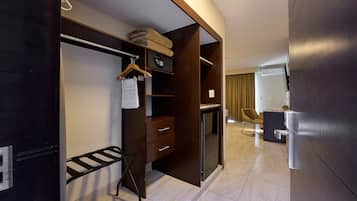 Executive Suite, Multiple Beds, Refrigerator | Minibar, in-room safe, individually furnished, desk