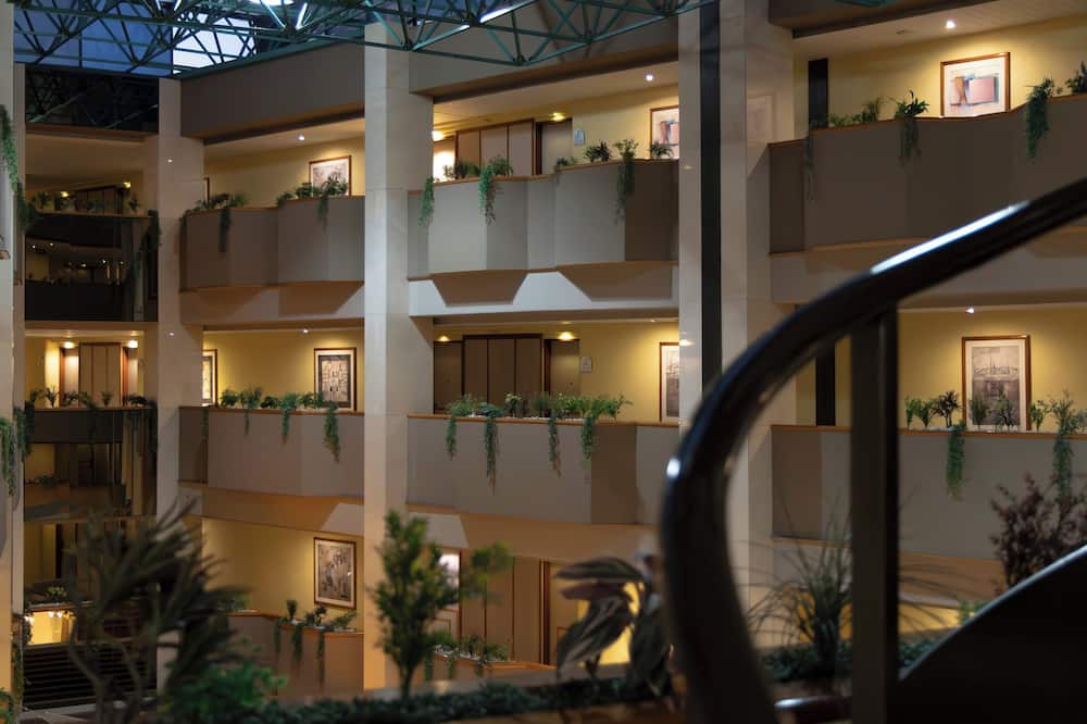 Hotel Abastos Plaza