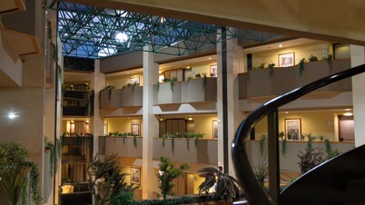 Hotel Abastos Plaza