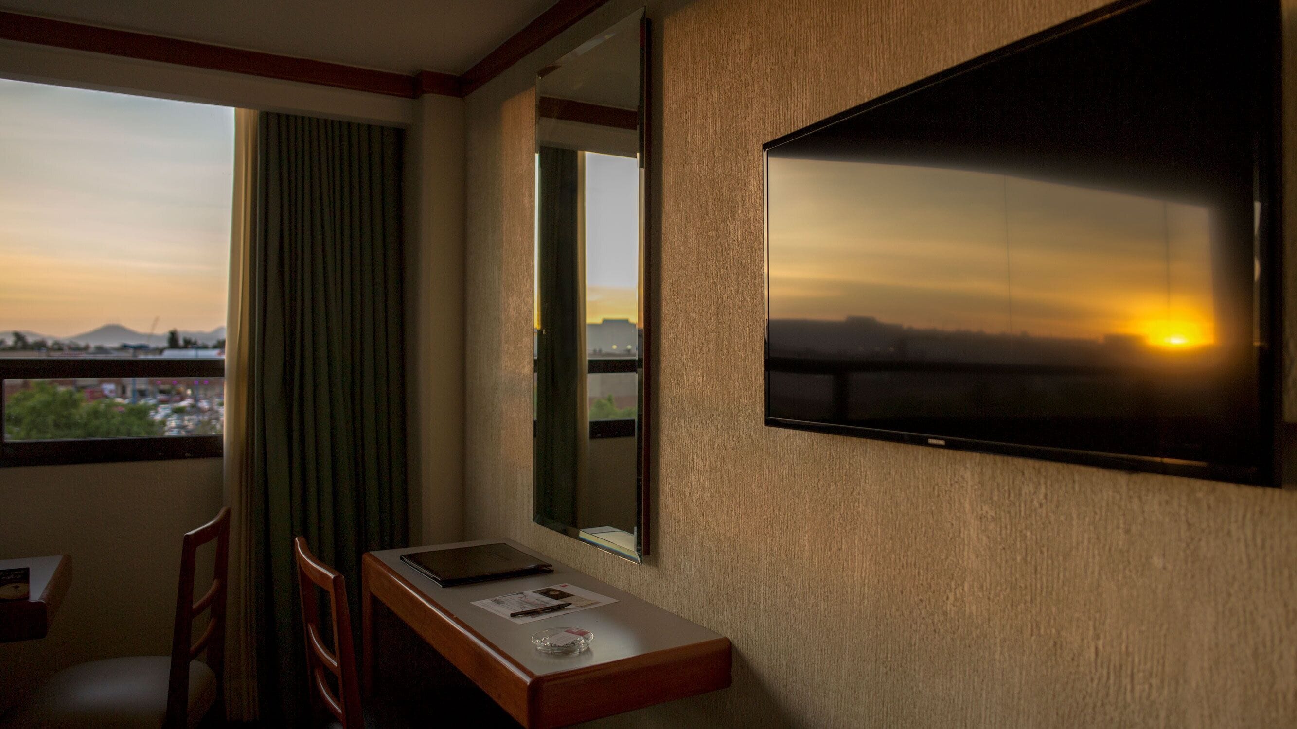 1 bedroom, premium bedding, in-room safe, laptop workspace