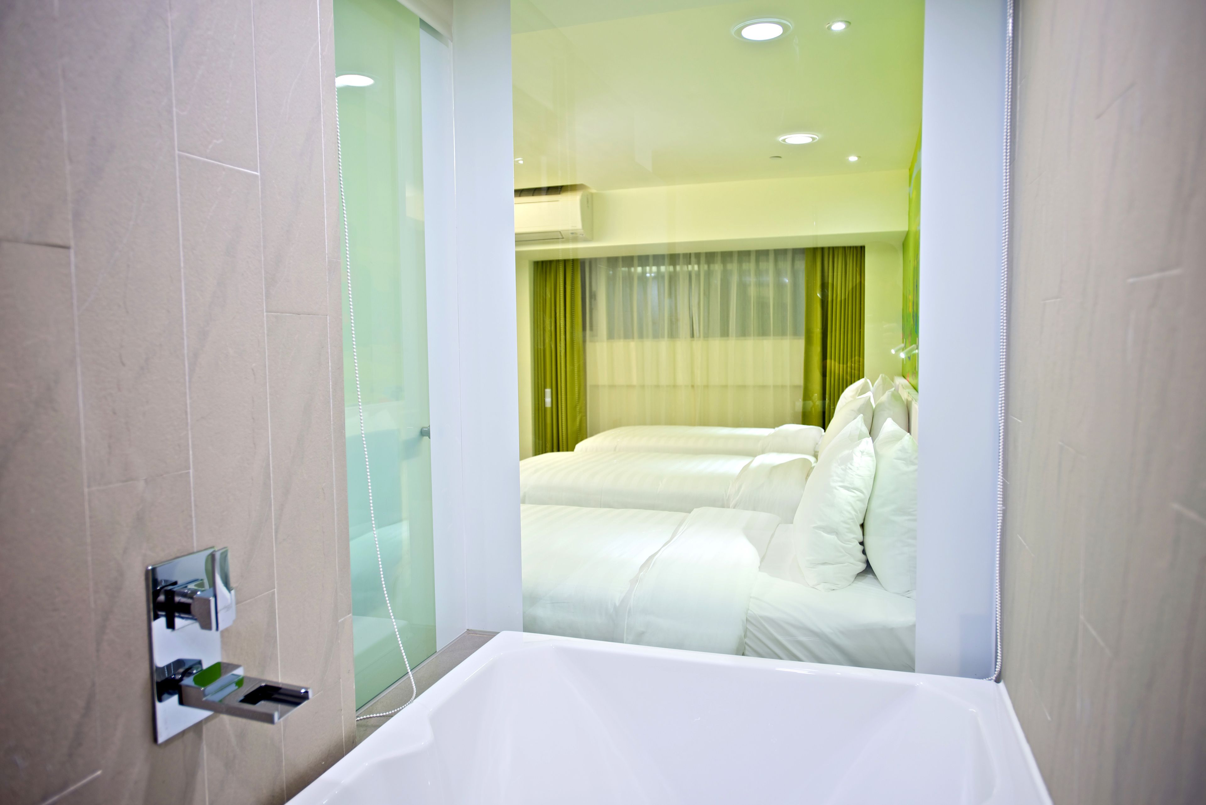 deluxe triple room, 3 single beds | in-room safe, desk, blackout curtains, soundproofing