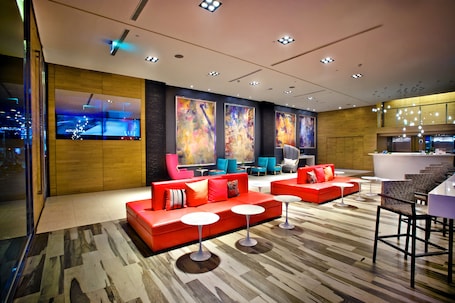 Lobby. FX Hotel Kaohsiung Zhonghua Road Branch