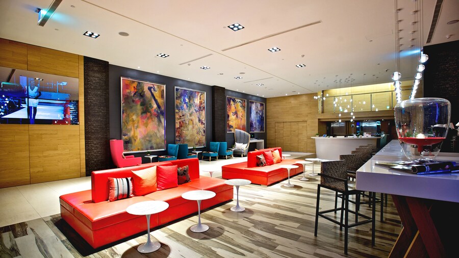 FX Hotel Kaohsiung Zhonghua Road Branch