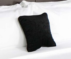 Ropa de cama de alta calidad, escritorio y sistema de insonorización 