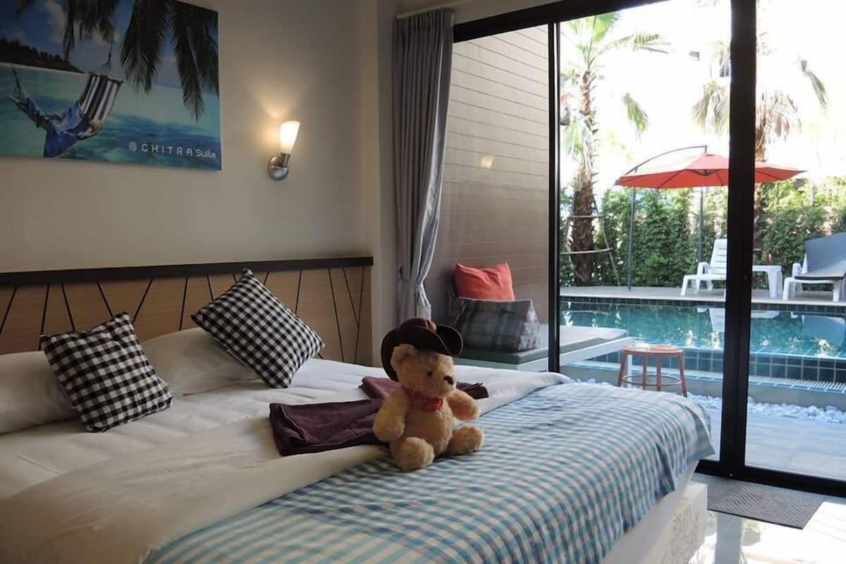 In-room safe, desk, blackout curtains, rollaway beds