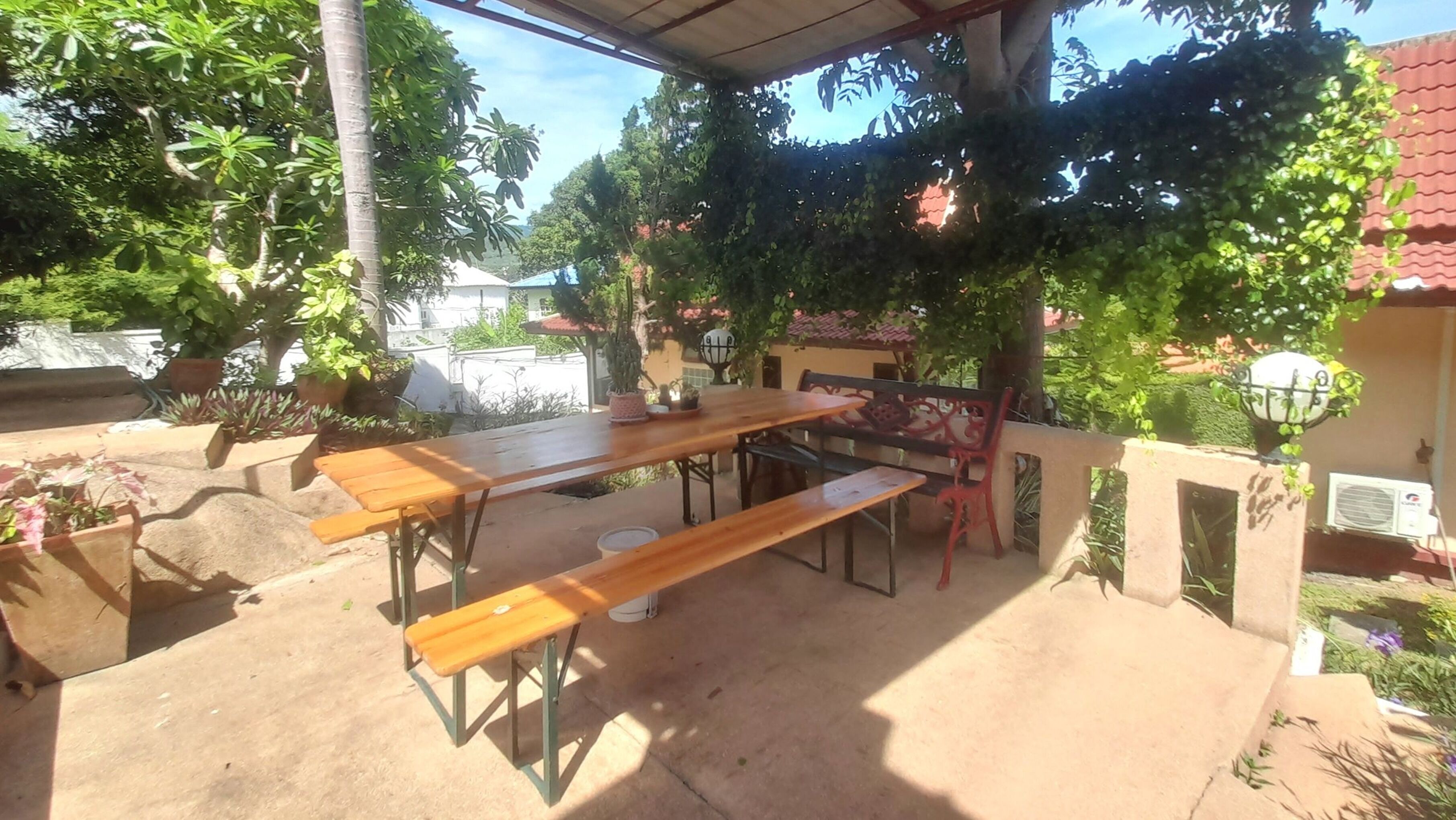 3 bedroom house with living room & kitchenette | view from room