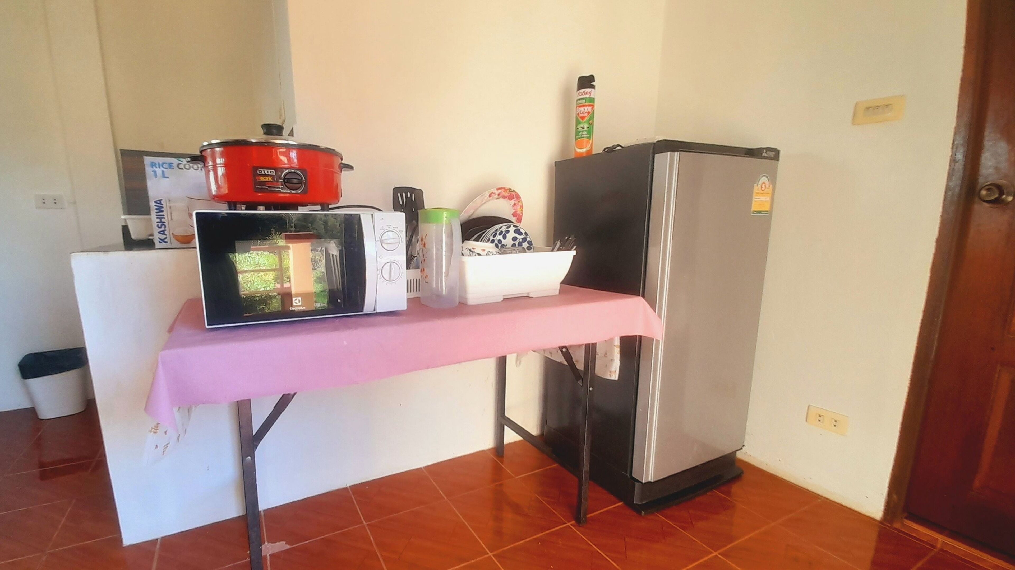 3 bedrooms, premium bedding, in-room safe, desk