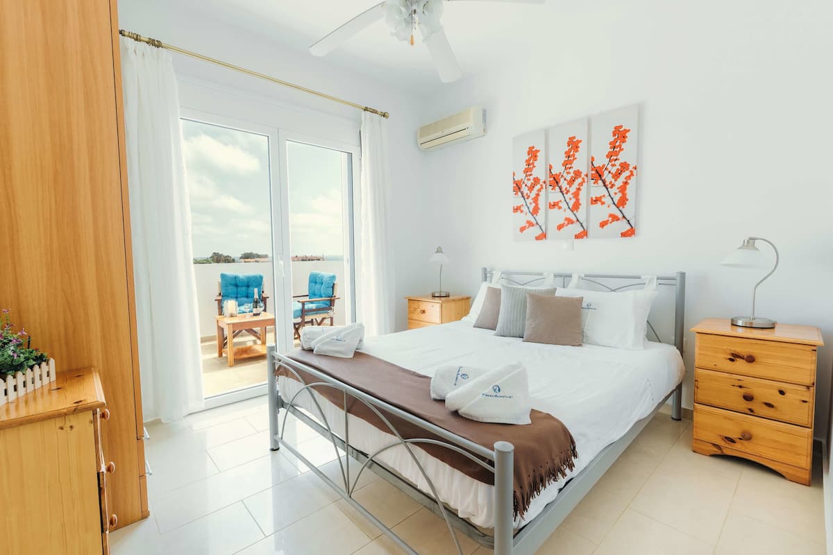 2 bedrooms, in-room safe, individually decorated, individually furnished