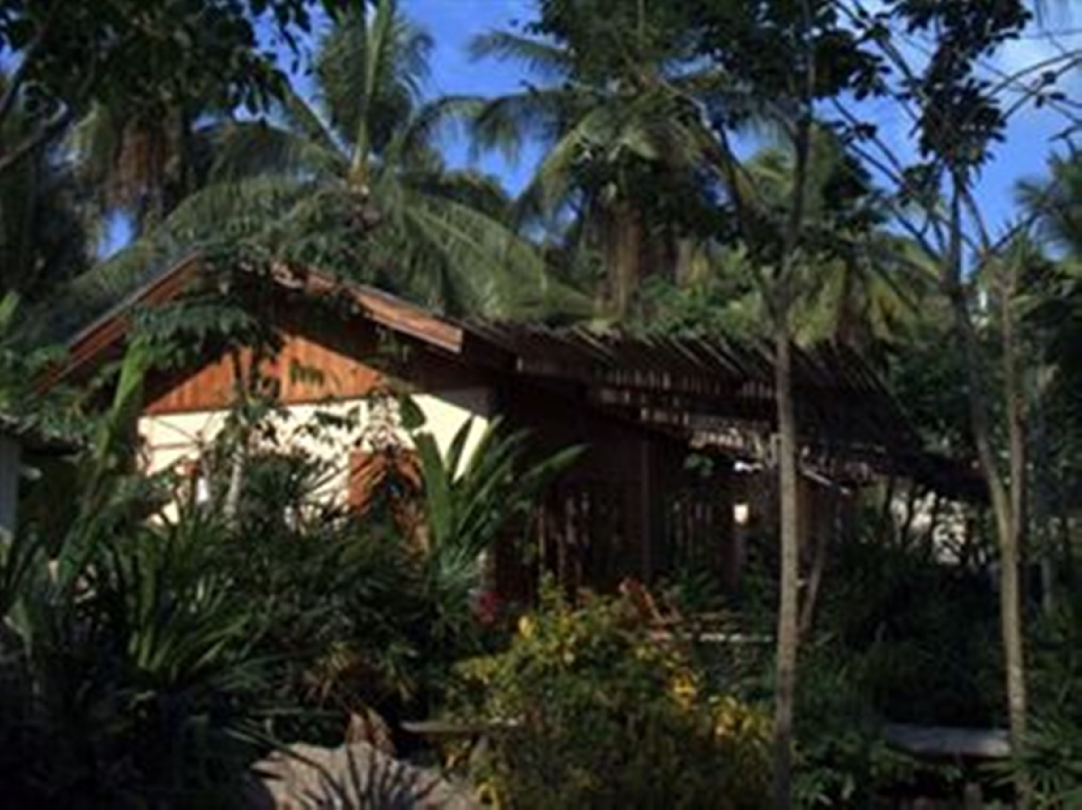 deluxe double bed | in-room safe, free cots/infant beds, rollaway beds, free wifi