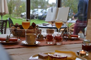 Desayuno continental incluido todos los días