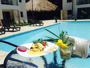 Déjeuner servi sur place, cuisine internationale