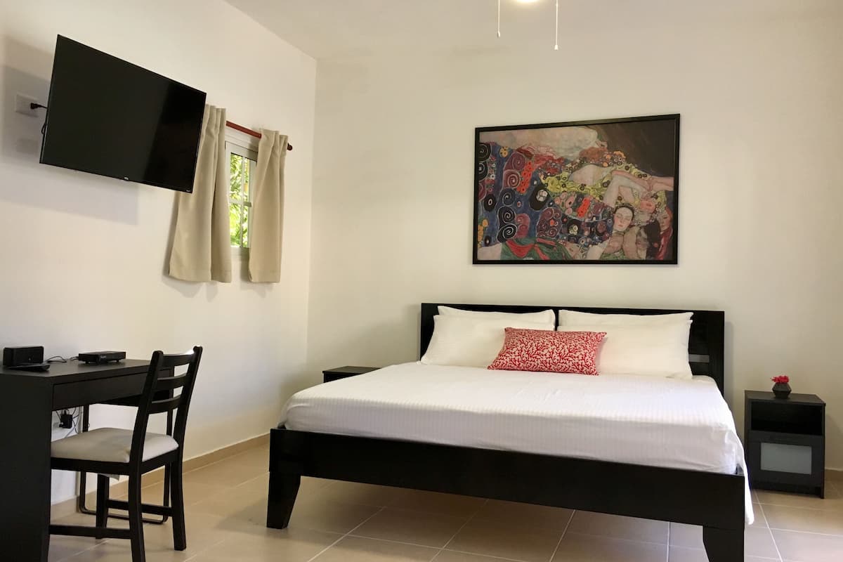 1 bedroom, in-room safe, iron/ironing board, free wifi