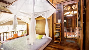 Quarto luxo, banheiro privativo | 1 quarto, cofres nos quartos, escrivaninha, Wi-Fi de cortesia