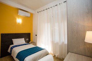 2 bedrooms, minibar, in-room safe, desk - Trastevere's Friends (Rome)