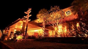 Exterior - Ladawan Boutique Hotel (Bang Saphan)