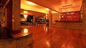Interior entrance - Ladawan Boutique Hotel (Bang Saphan)