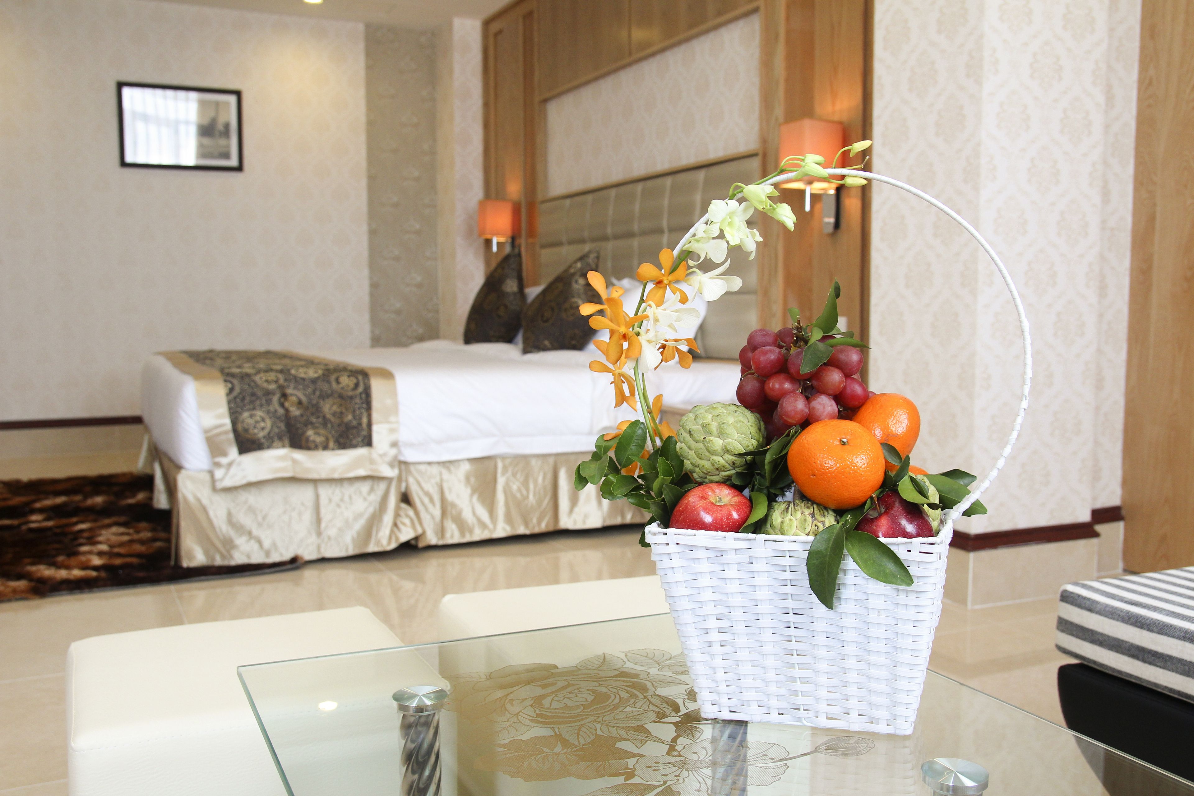 junior suite | minibar, in-room safe, desk, blackout curtains