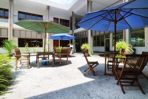 Exterior - Hotel Pacific (Surabaya)