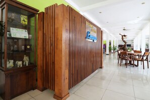 Hallway - Hotel Pacific (Surabaya)