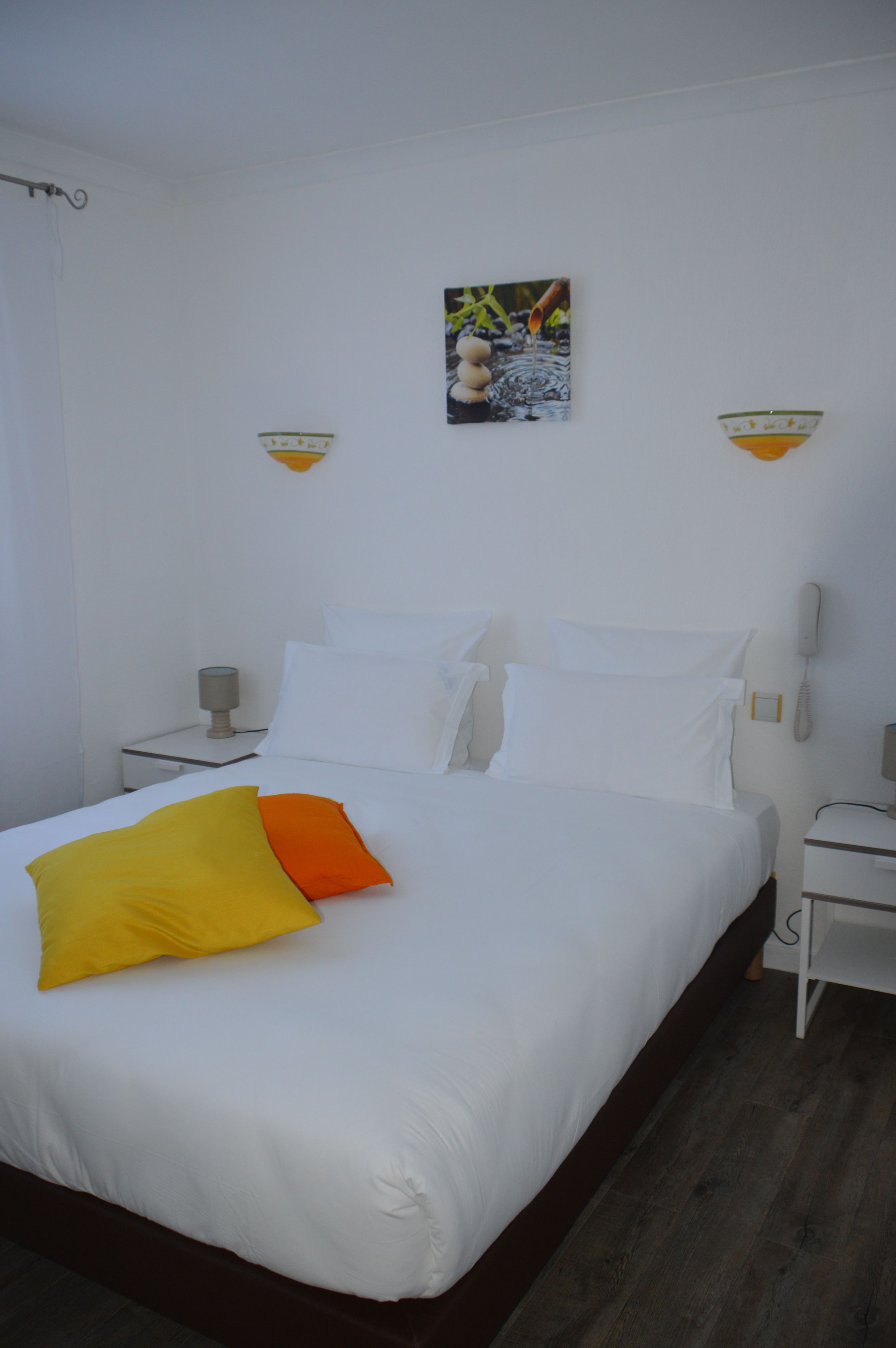 double room | in-room safe, desk, free wifi