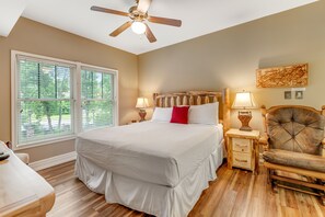 Suite, 2 Bedrooms | 2 bedrooms, individually decorated, iron/ironing board, free WiFi - Baskins Creek Condos (Gatlinburg)