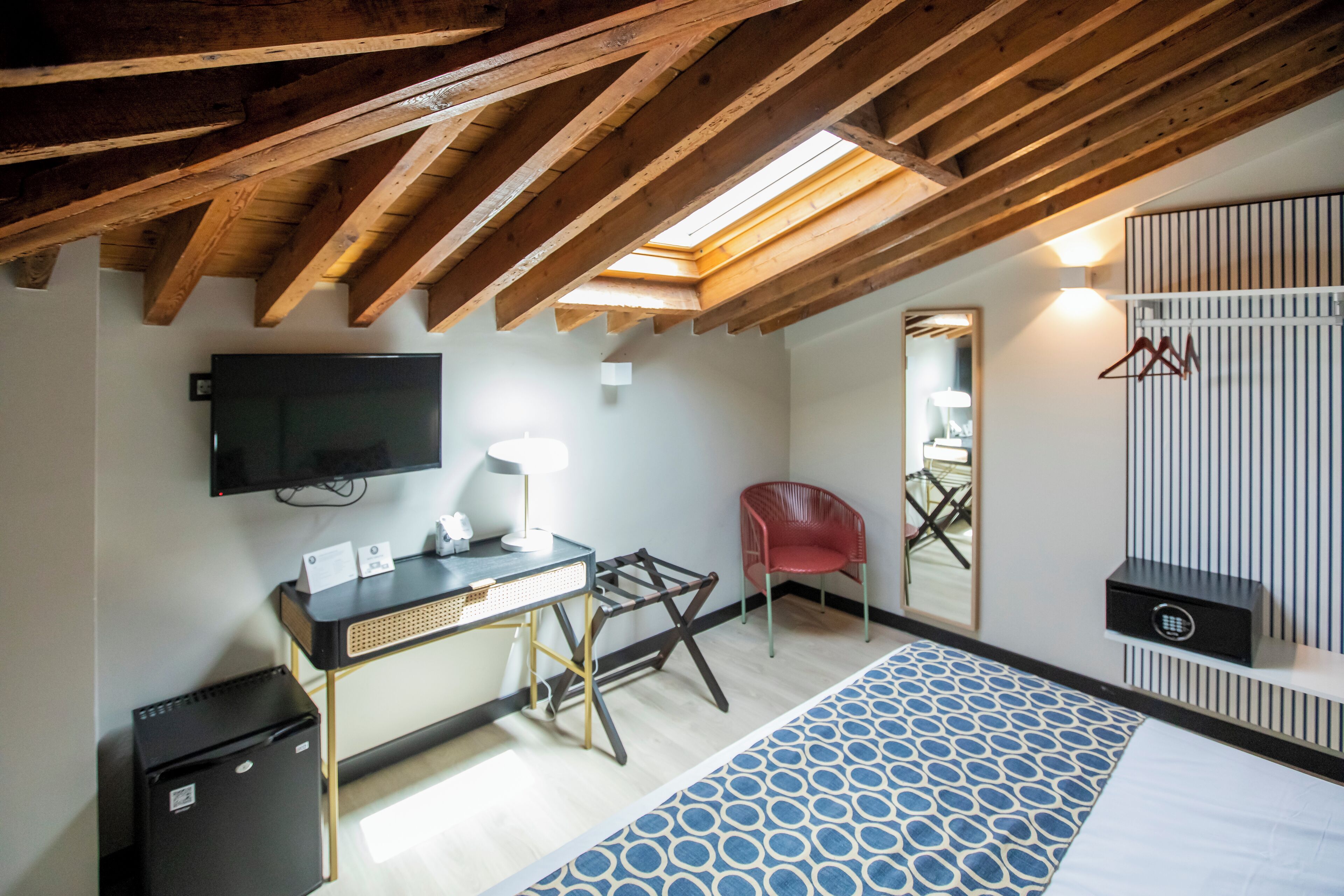 executive double room | in-room safe, desk, soundproofing, free wifi