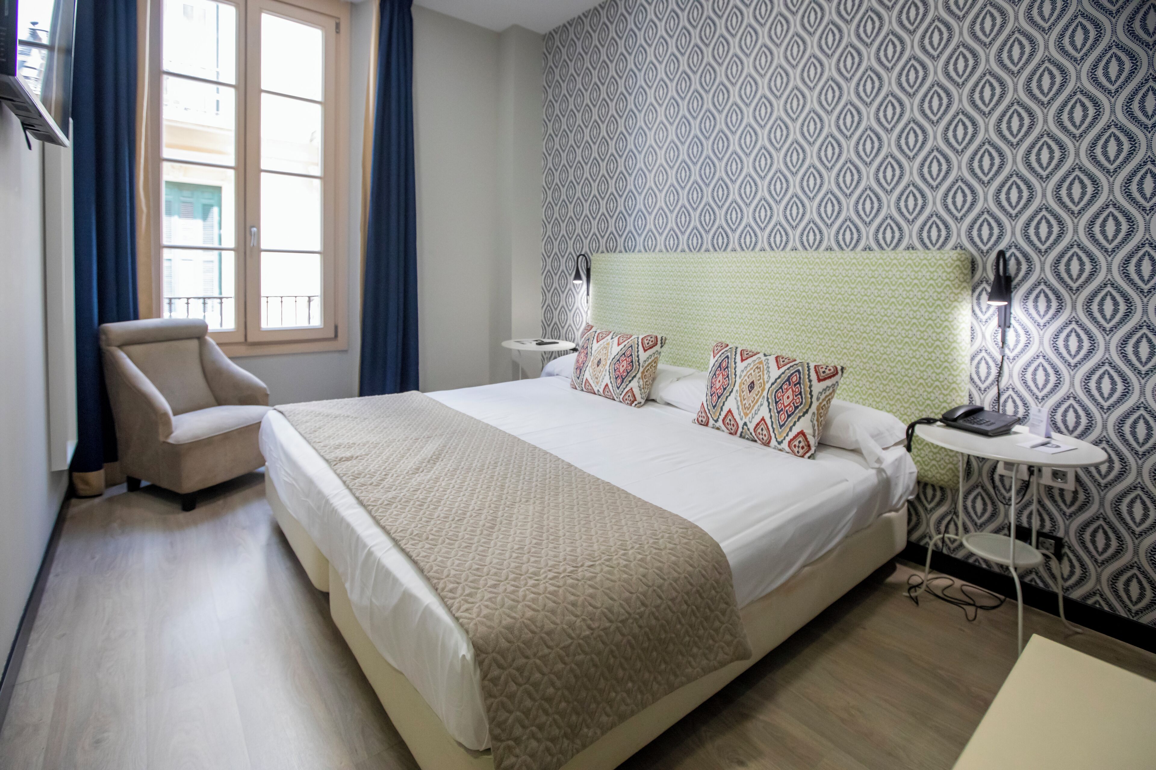 double or twin room | in-room safe, desk, soundproofing, free wifi