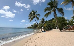 Plage à proximité, sable blanc