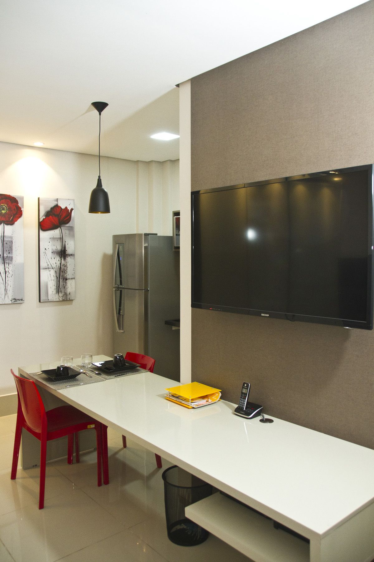 luxury single room (flat) | desk, blackout curtains, free wifi