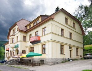 Front of property – evening/night