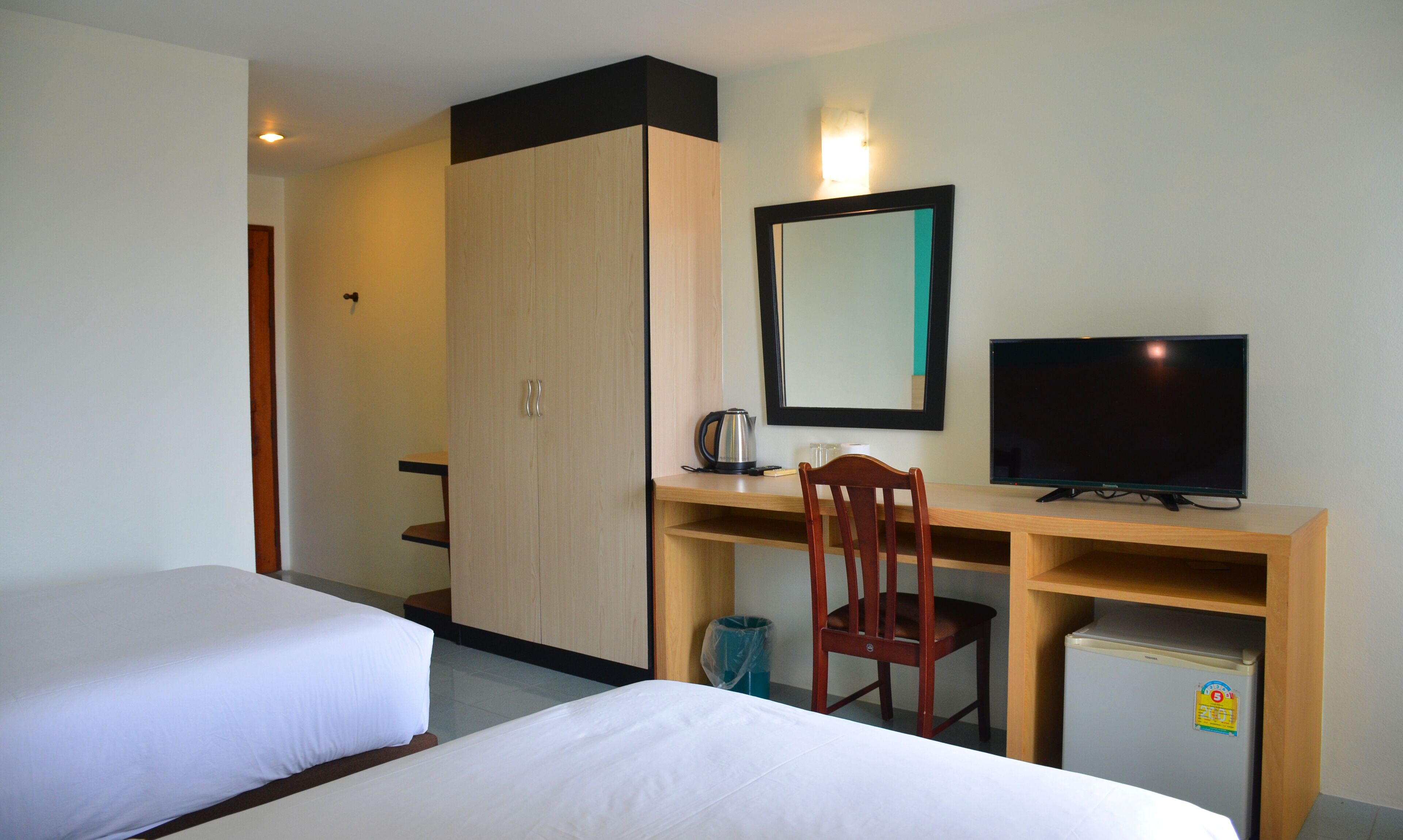 Rom – standard | Safe på rommet, skrivebord, wi-fi (inkludert) og sengetøy