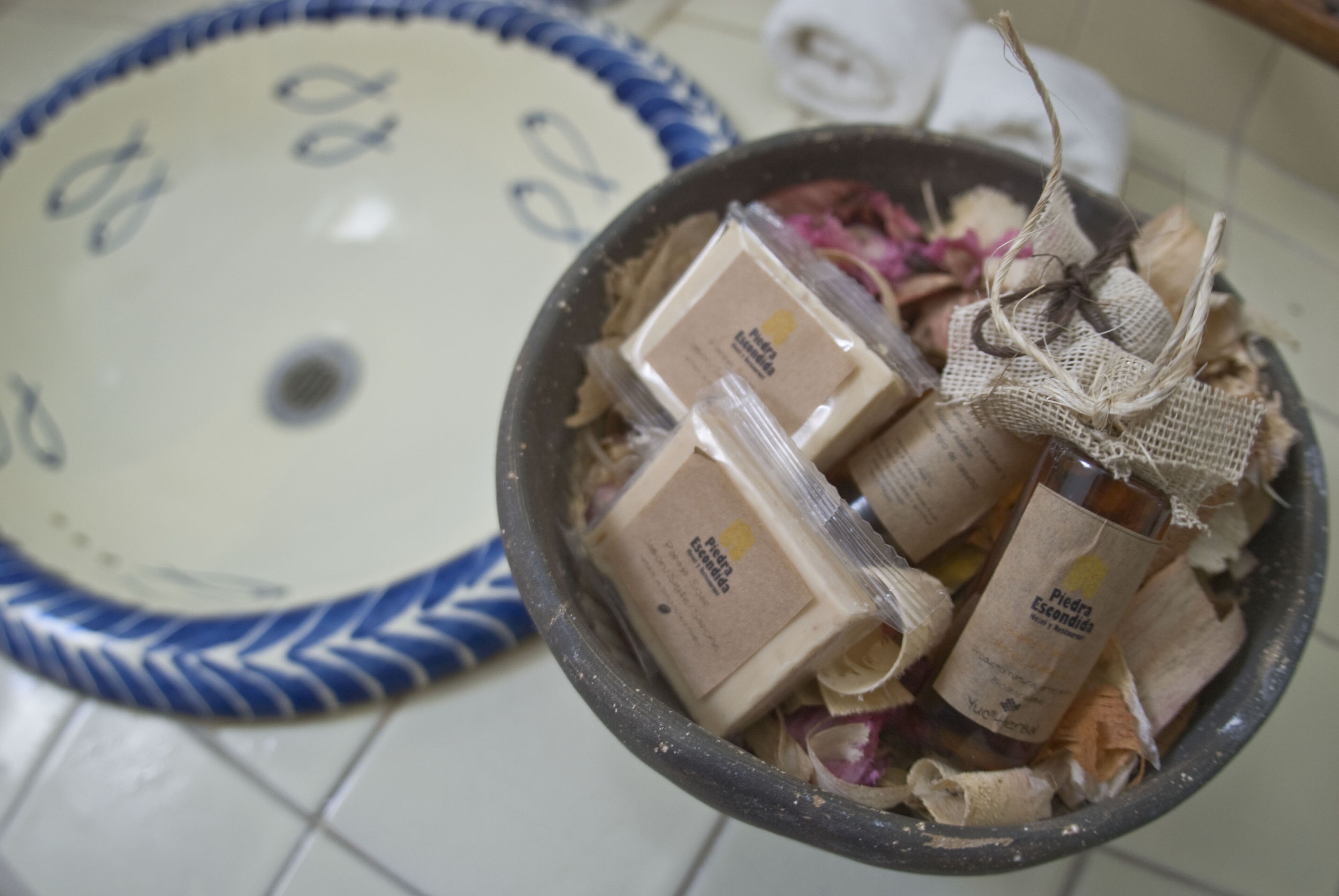 superior double room, ocean view, beachfront | bathroom | shower, rainfall showerhead, free toiletries, hair dryer