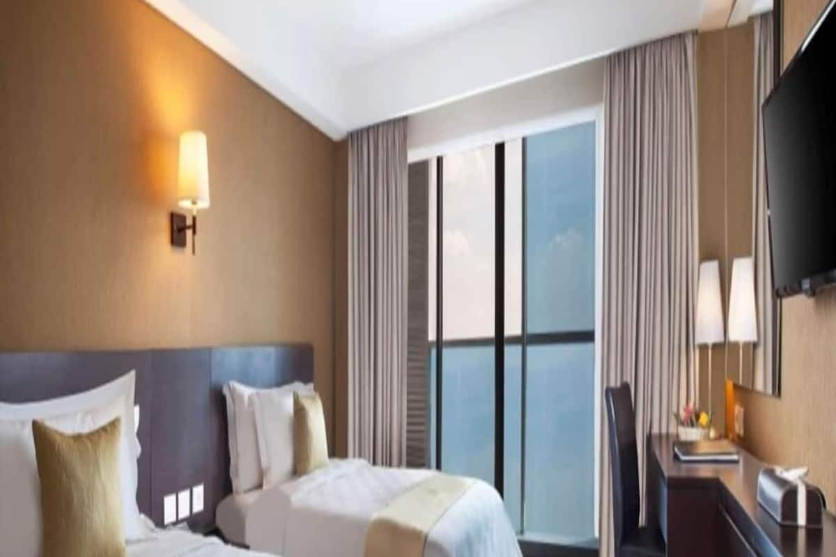 1 bedroom, premium bedding, minibar, in-room safe