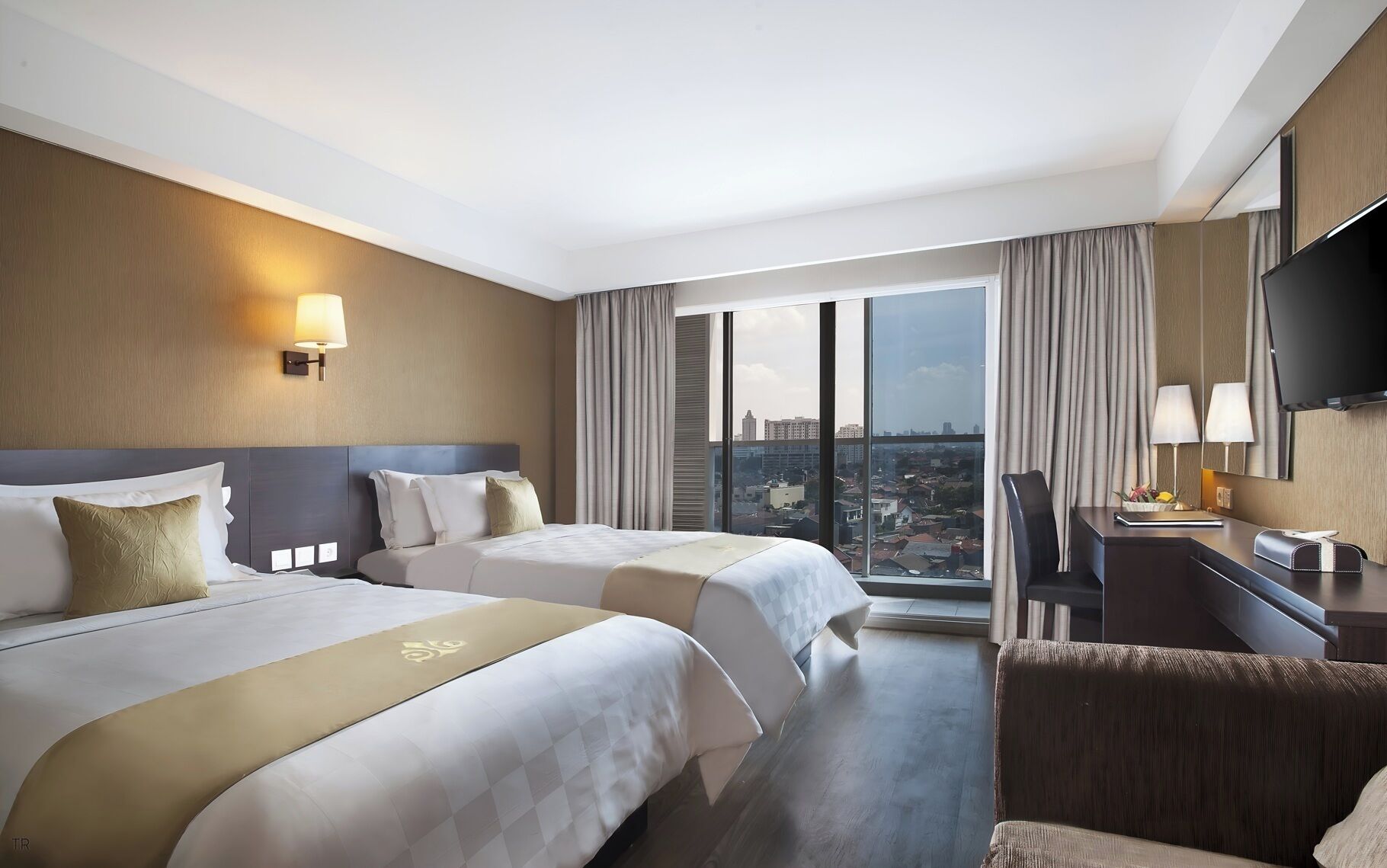 1 bedroom, premium bedding, minibar, in-room safe