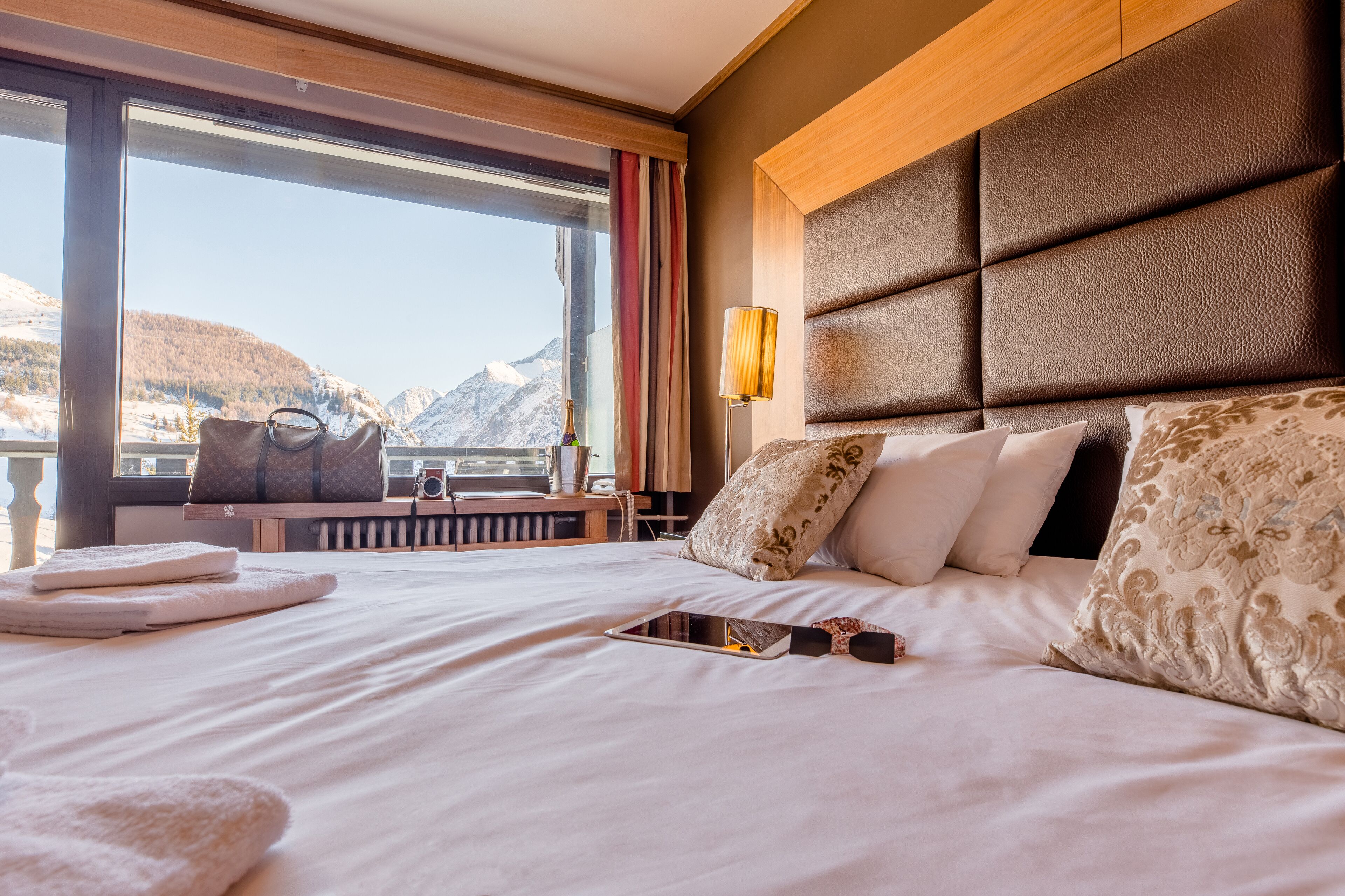 Free WiFi, bed sheets