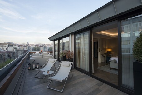 10 Karakoy Istanbul Special Class - Image 11