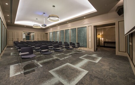 10 Karakoy Istanbul Special Class - Image 34