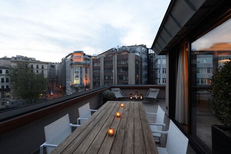 10 Karakoy Istanbul Special Class - Image 4