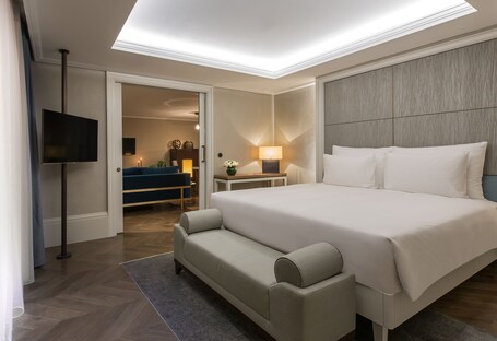 10 Karakoy Istanbul Special Class - Image 20
