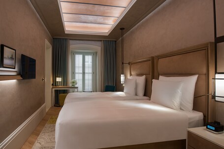 10 Karakoy Istanbul Special Class - Image 50