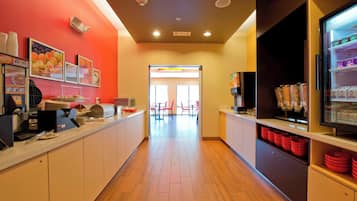 Free daily continental breakfast