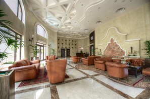 Lobby sitting area - Rawasi Hotel Apartments الرواسي للشقق الفندقية (Jeddah)