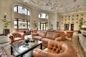 Lobby sitting area - Rawasi Hotel Apartments الرواسي للشقق الفندقية (Jeddah)