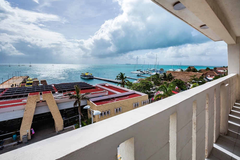 Hotel D Gomar by null