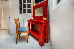 Standard Room, Ocean View | Minibar, desk