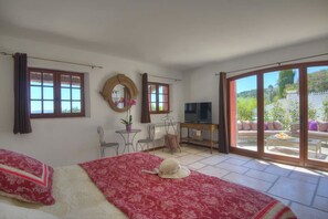 Premium bedding, in-room safe, individually decorated, free WiFi - Une Maison à Saint-Paul de Vence (Saint-Paul-de-Vence)