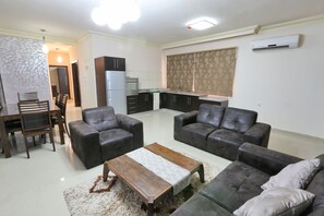 Premium Apartment, 3 Bedrooms | 3 bedrooms, Egyptian cotton sheets, premium bedding, down comforters - Uptown Modern Furnished Apartments (Amman)