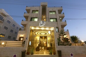 Interior entrance - Uptown Modern Furnished Apartments (Amman)