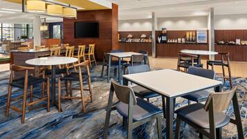 Buffet déjeuner gratuit tous les jours