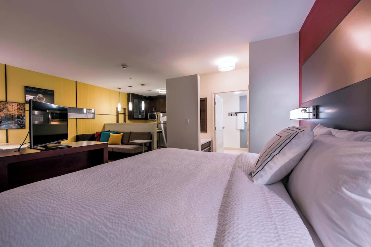 desk, iron/ironing board, free cots/infant beds, free rollaway beds